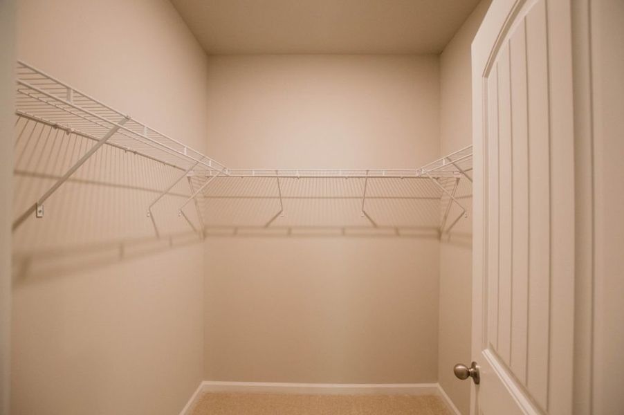 Spacious, unfurnished interior of a new home in Creekside Landing, Dallas (Image 31).