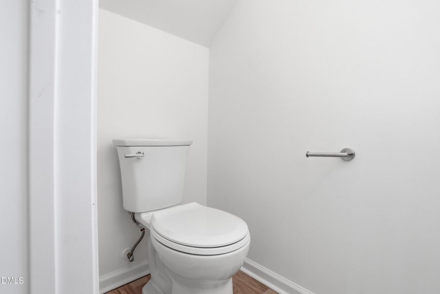 516 Singletary St SE-26