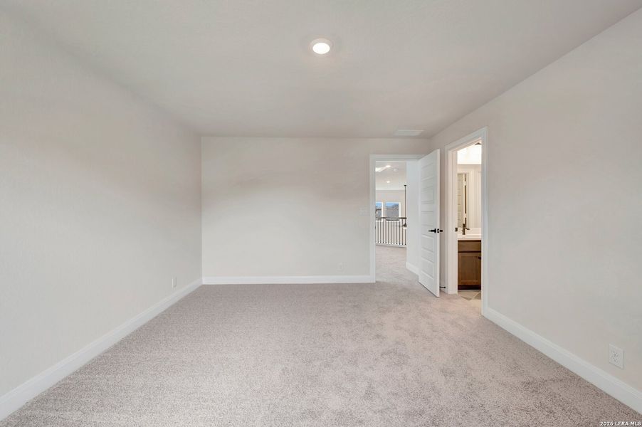 Spacious, unfurnished interior of a new home in Davis Ranch 60', San Antonio (Image 19). Spacious, unfurnished interior of a new home in Davis Ranch 60', San Antonio (Image 19).