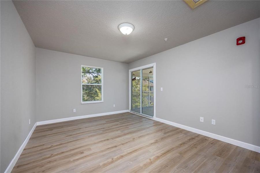 Spacious, unfurnished interior of a new home in , Gainesville (Image 18).