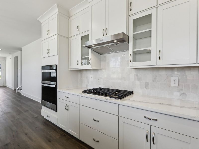 Skip takeout and prep dinner in the well-appointed kitchen. Skip takeout and prep dinner in the well-appointed kitchen.