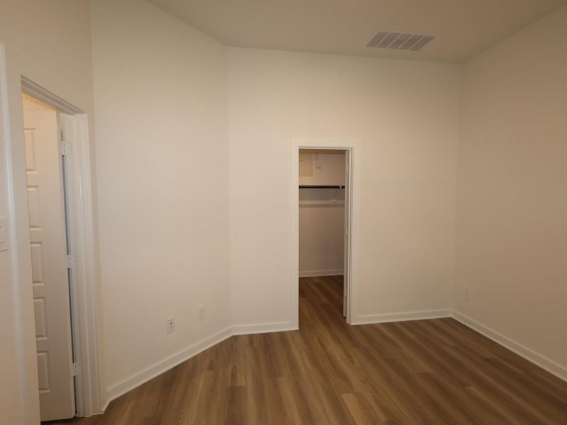 Spacious, unfurnished interior of a new home in Moran Ranch, Willis (Image 31).