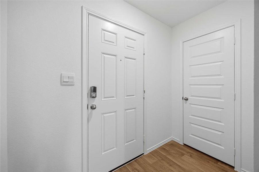 Spacious, unfurnished interior of a new home in Garver Heights, Houston (Image 7).