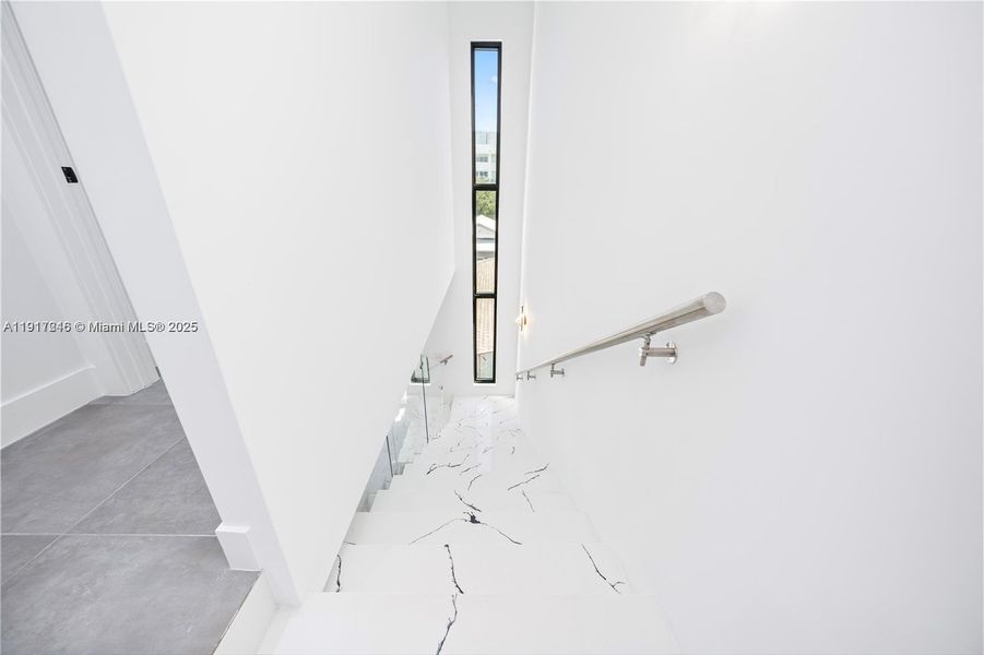 Spacious, unfurnished interior of a new home in , Miami (Image 19).