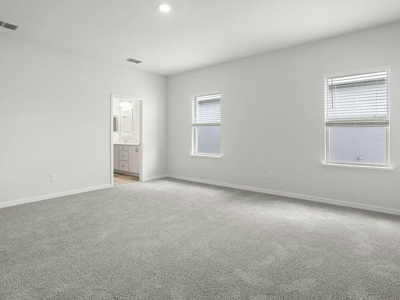 Find rest and relaxation in your spacious owner`s suite. Find rest and relaxation in your spacious owner`s suite.