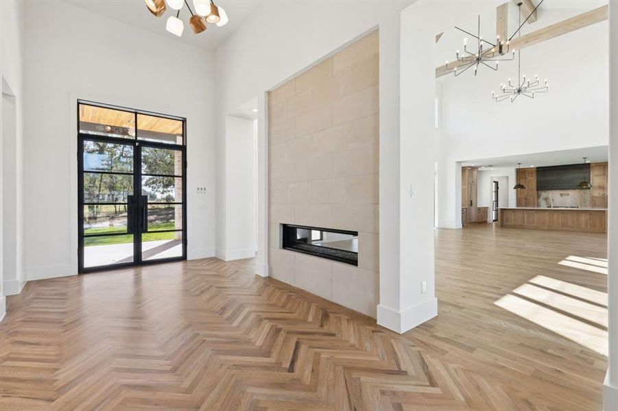 Spacious, unfurnished interior of a new home in , Weatherford (Image 24).