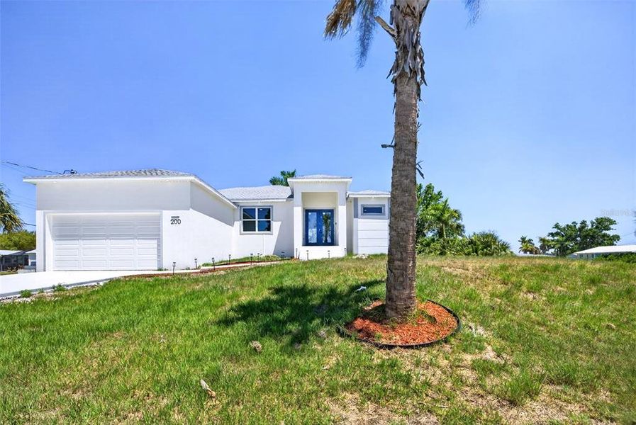 Exterior details and patio area of a home in , Punta Gorda (Image 18).
