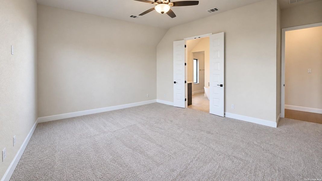 Spacious, unfurnished interior of a new home in Cibolo Valley Heights, Cibolo (Image 19).