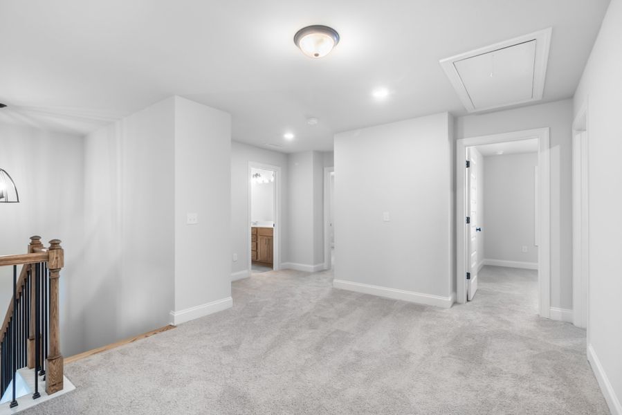 Spacious, unfurnished interior of a new home in Ridge Pointe, Athens (Image 18).