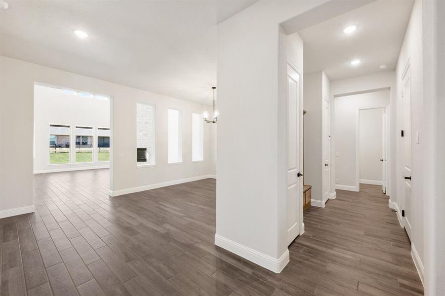 Spacious, unfurnished interior of a new home in Abe's Landing, Granbury (Image 26).