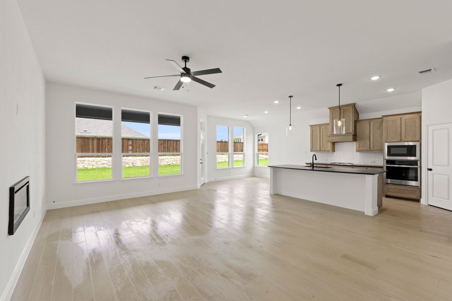 Spacious, unfurnished interior of a new home in Lovers Landing, Forney (Image 16). Spacious, unfurnished interior of a new home in Lovers Landing, Forney (Image 16).