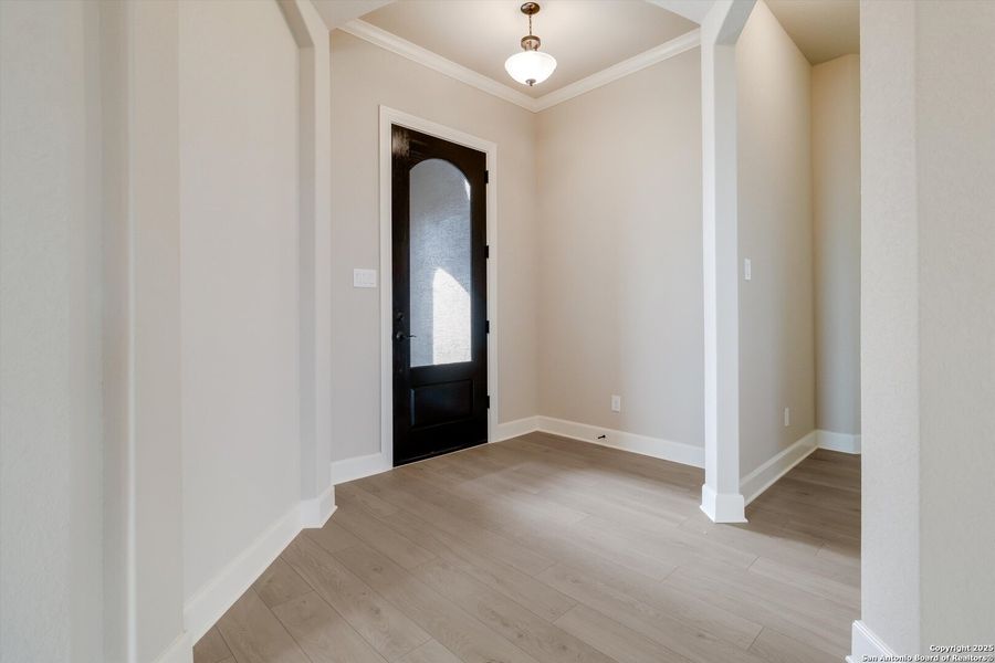 Spacious, unfurnished interior of a new home in Johnson Ranch, Bulverde (Image 17).