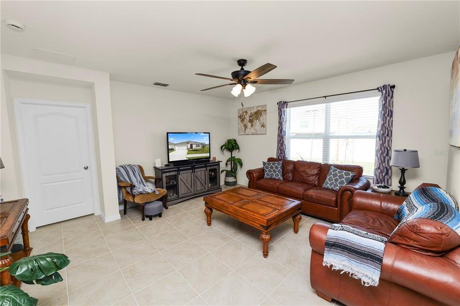 Furnished interior view inside a new home in , Bartow (Image 8).