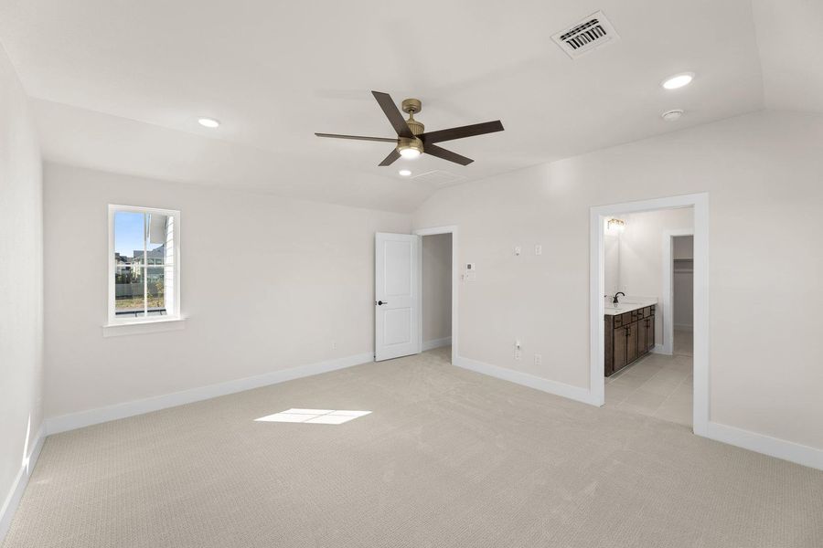 Spacious, unfurnished interior of a new home in The Retreat at Harvest, Argyle (Image 12). Spacious, unfurnished interior of a new home in The Retreat at Harvest, Argyle (Image 12).