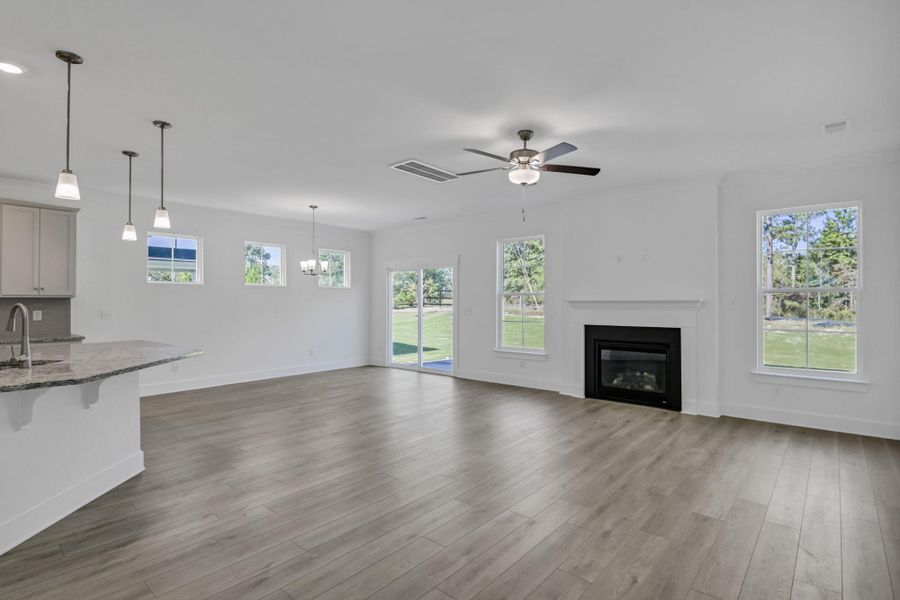 Spacious, unfurnished interior of a new home in Ashton Lakes, Lexington (Image 25).