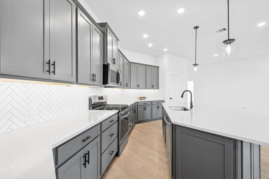 Furnished interior view inside a new home in The Grand Prairie 50’, Hockley (Image 16). Furnished interior view inside a new home in The Grand Prairie 50’, Hockley (Image 16).