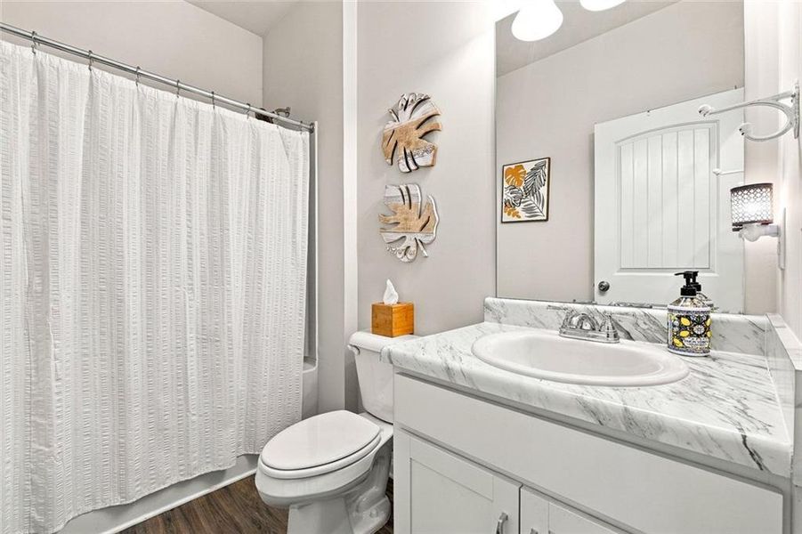 Furnished interior view inside a new home in , Cartersville (Image 7).