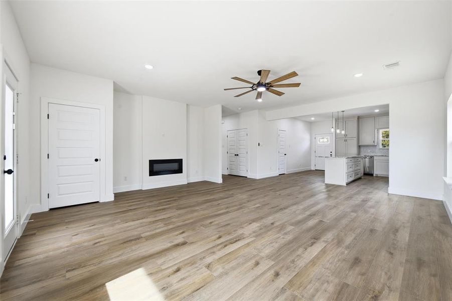 Spacious, unfurnished interior of a new home in , Fort Worth (Image 17).