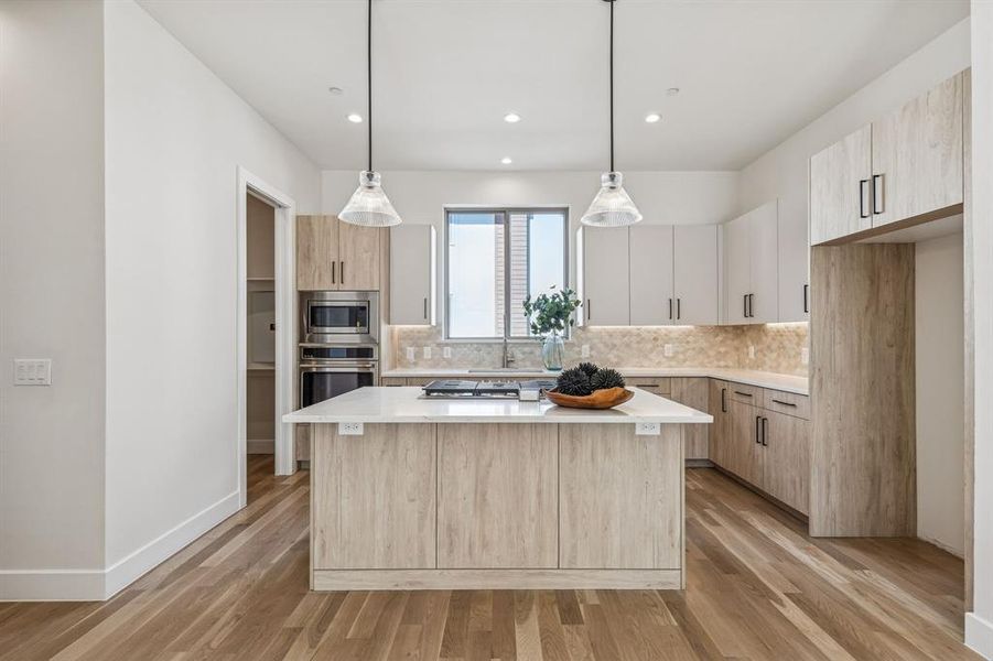 5 burner gas cooktop with downdraft ventilation to the outside