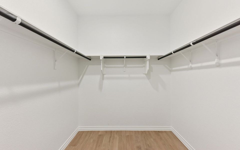 Spacious, unfurnished interior of a new home in Kissing Tree, San Marcos (Image 12).
