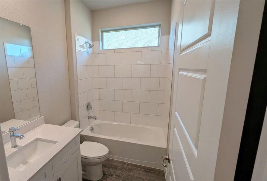 Furnished interior view inside a new home in Bella Vista, Granbury (Image 8). Furnished interior view inside a new home in Bella Vista, Granbury (Image 8).