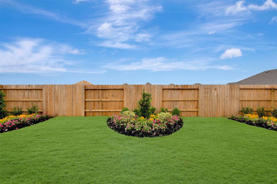 Amazing backyard with lush landscaping Amazing backyard with lush landscaping