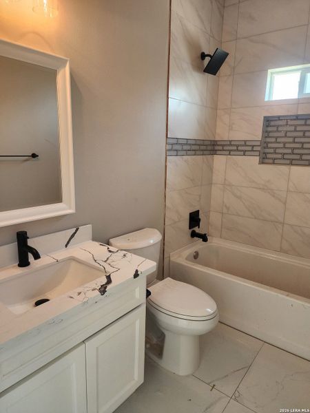 Furnished interior view inside a new home in , Eagle Pass (Image 6).