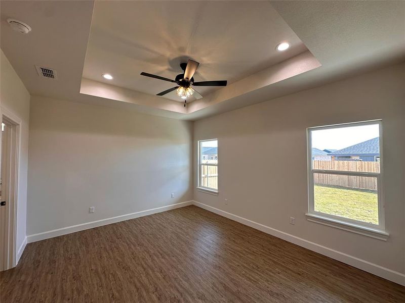 Spacious, unfurnished interior of a new home in , Abilene (Image 11).