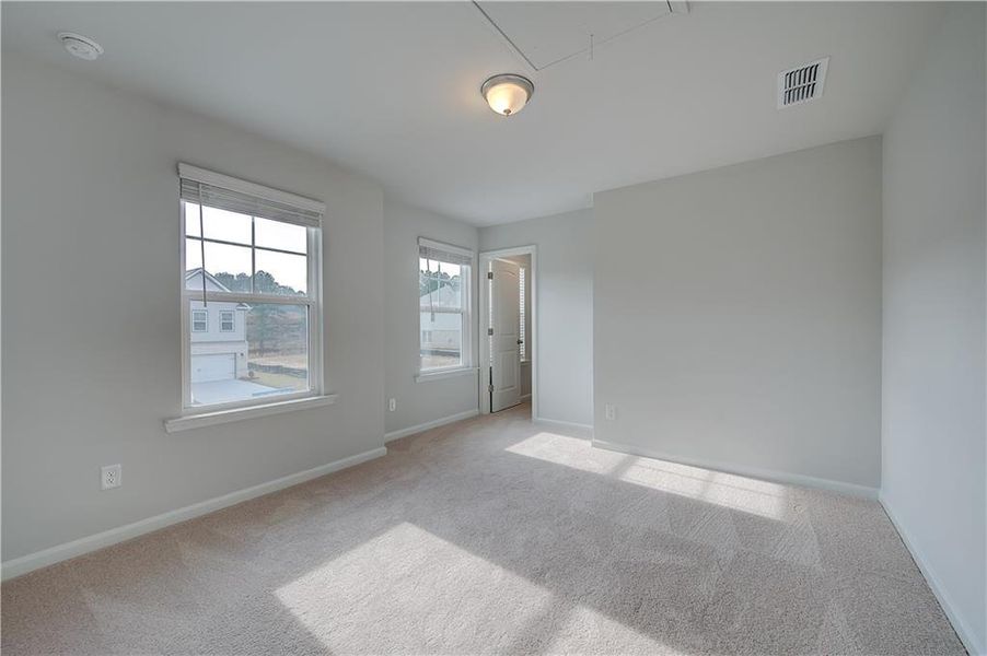 Spacious, unfurnished interior of a new home in Hamilton Lakes, Lawrenceville (Image 19).