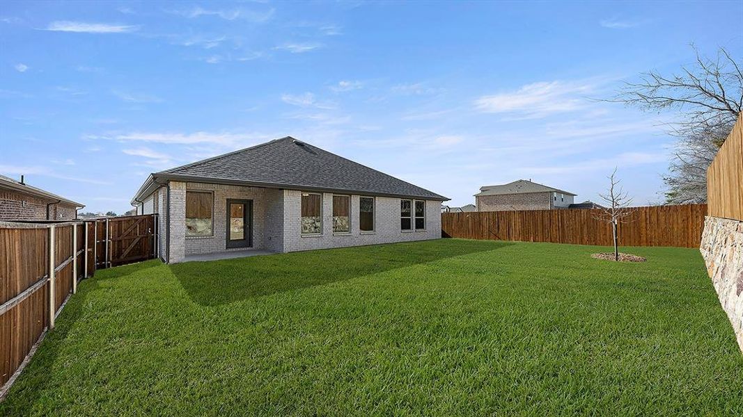 27. 2110 Sunnymede - Back (2)