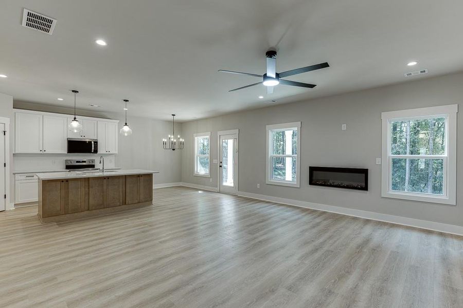Spacious, unfurnished interior of a new home in , Jefferson (Image 30).
