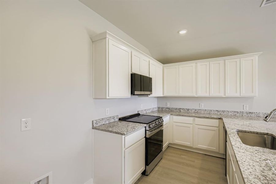 Furnished interior view inside a new home in Middlefield Village, Dallas (Image 7).