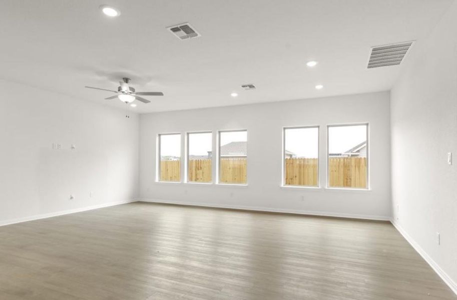 Spacious, unfurnished interior of a new home in Crosswinds, Kyle (Image 24).
