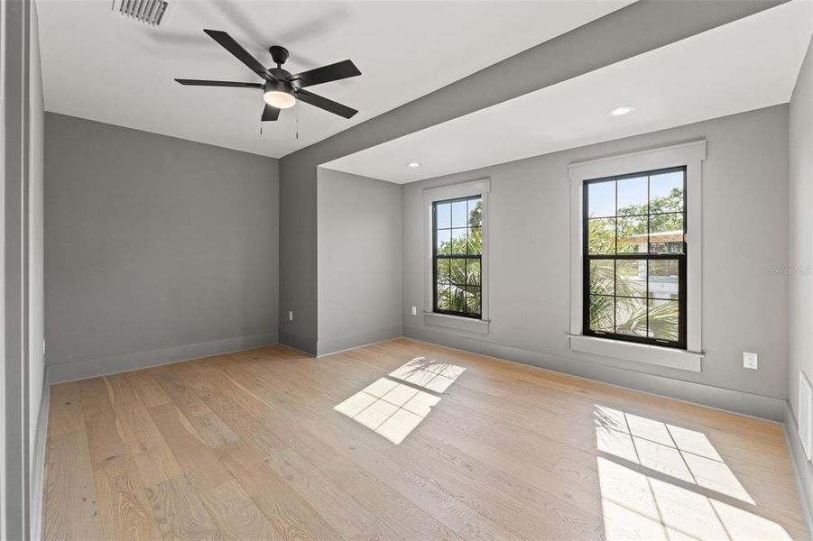 Spacious, unfurnished interior of a new home in , Tampa (Image 72).