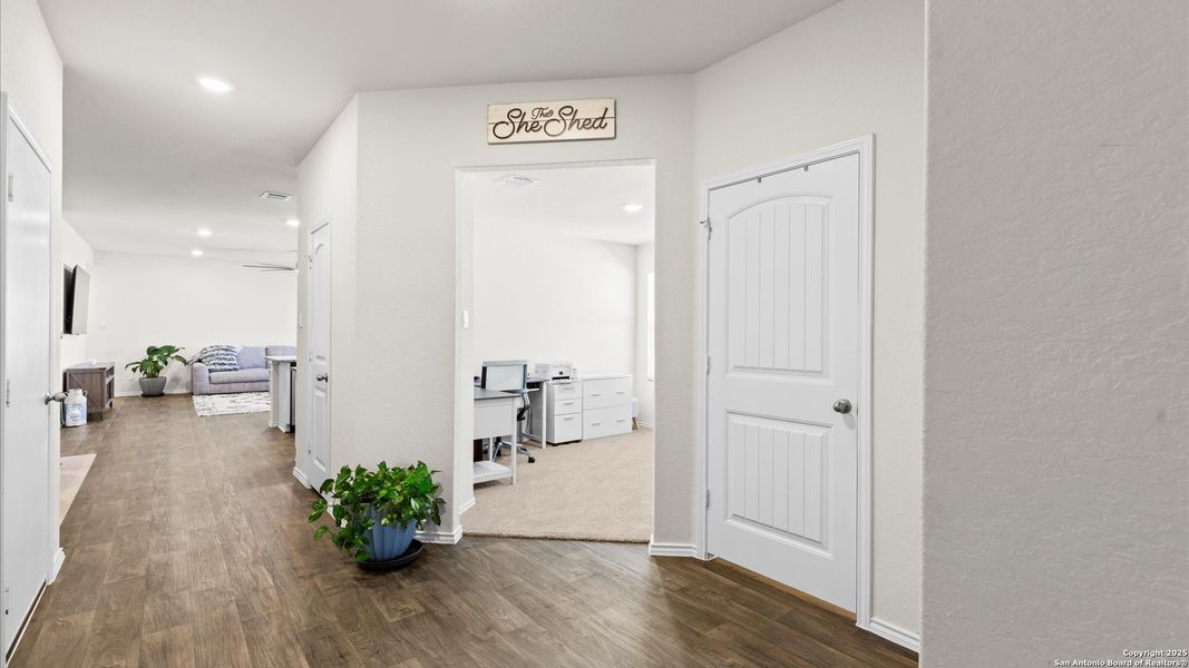 Furnished interior view inside a new home in Arroyo Ranch, Seguin (Image 7).
