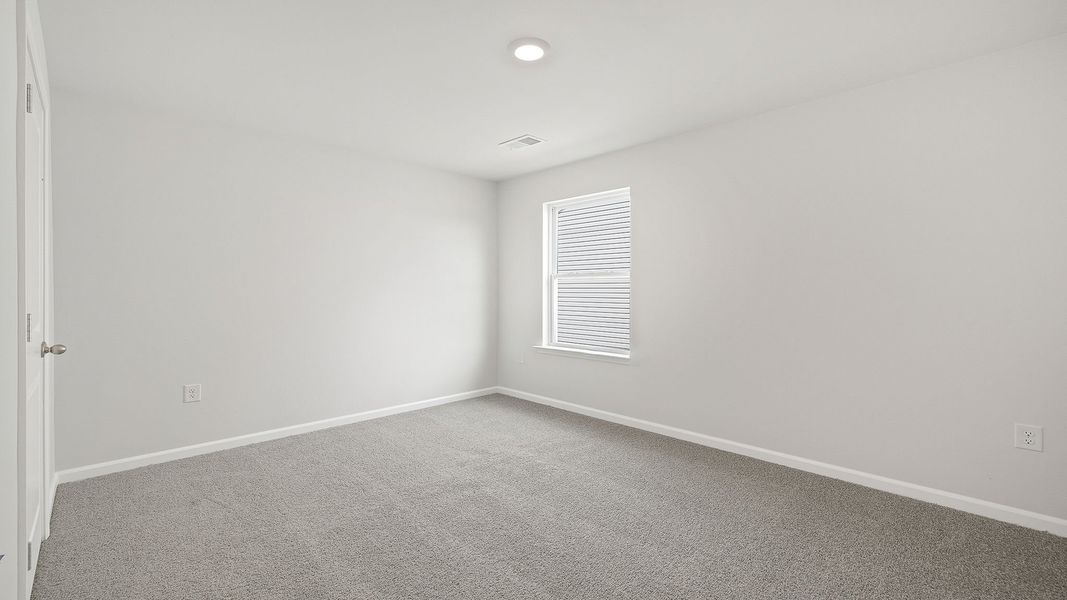 Spacious, unfurnished interior of a new home in Woodhaven, Spartanburg (Image 21).