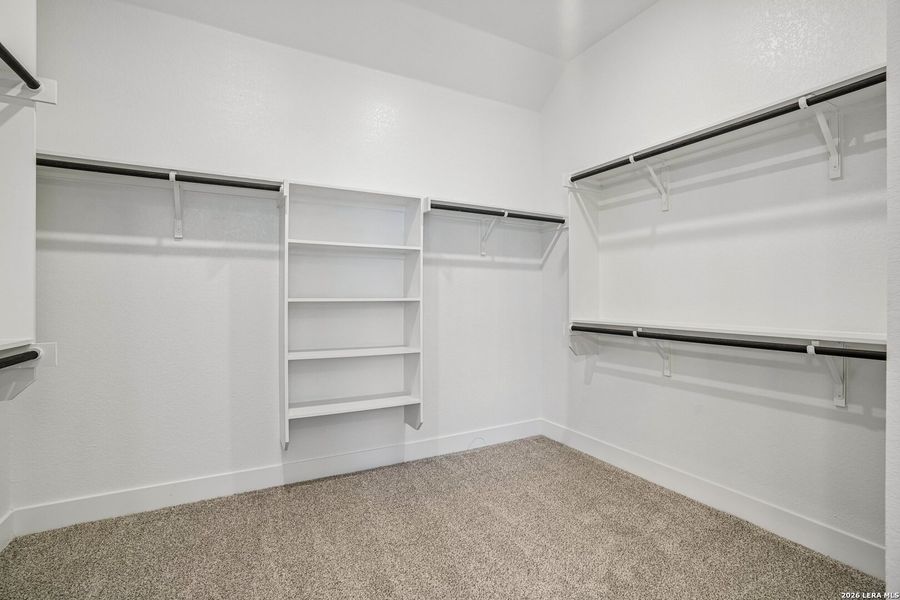 Spacious, unfurnished interior of a new home in Village at Three Oaks, Seguin (Image 14).