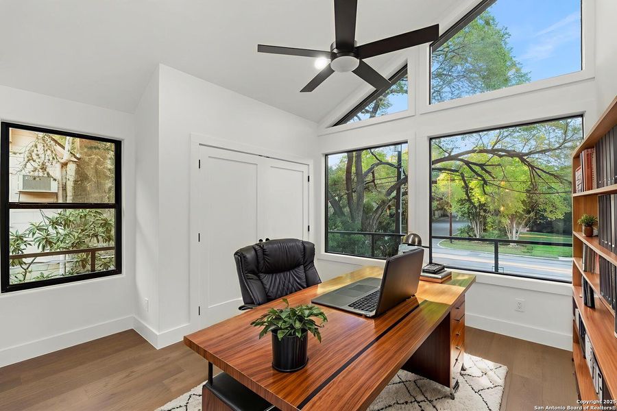 Furnished interior view inside a new home in , Alamo Heights (Image 7). Furnished interior view inside a new home in , Alamo Heights (Image 7).