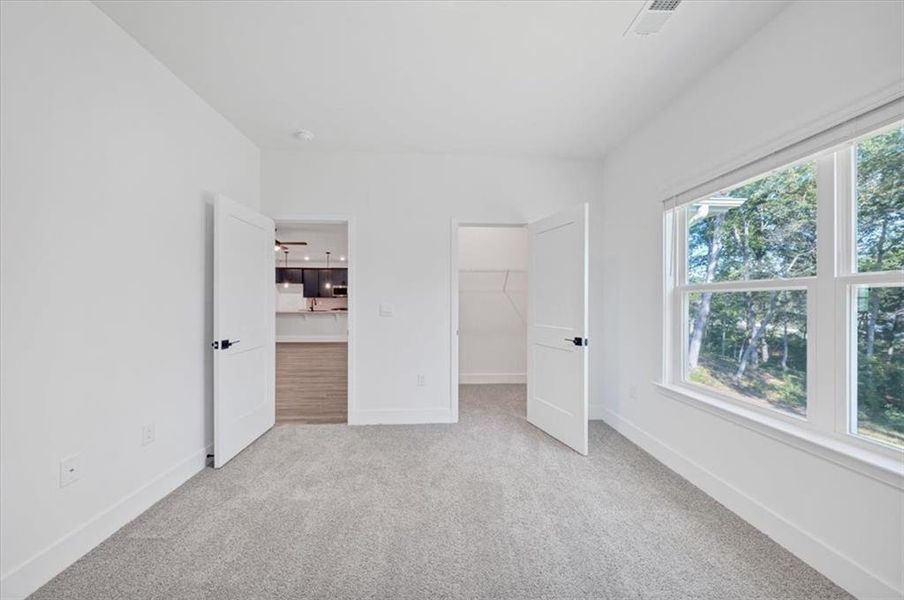 Spacious, unfurnished interior of a new home in Tuscany Hills, Douglasville (Image 32).