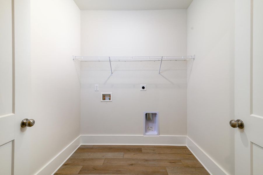 Spacious, unfurnished interior of a new home in , North Charleston (Image 19).