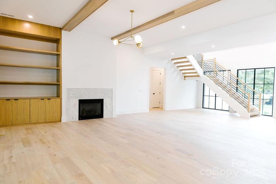 Spacious, unfurnished interior of a new home in , Charlotte (Image 6).