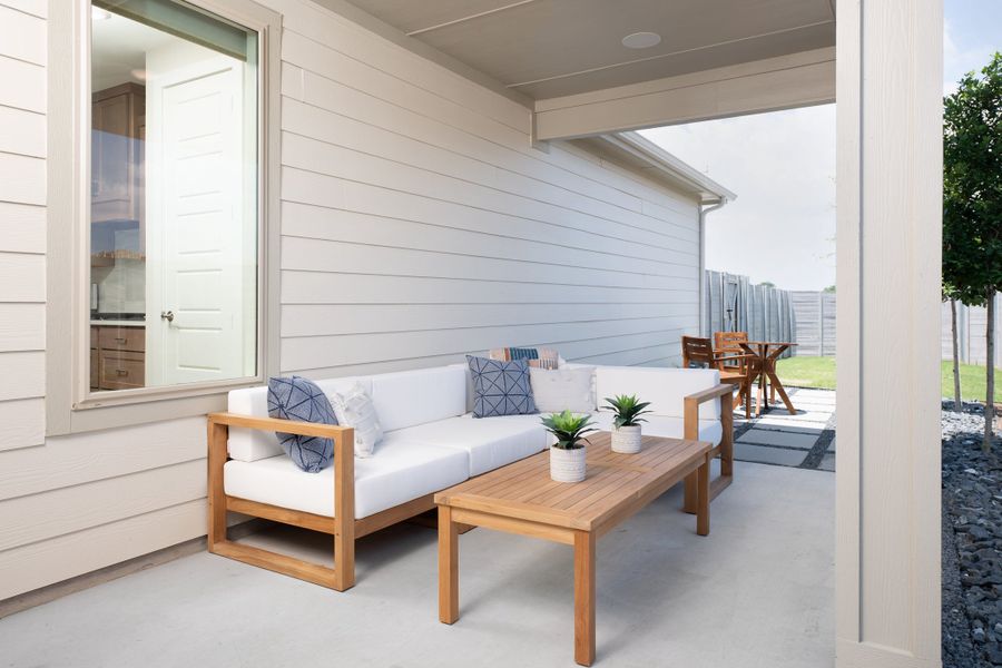 Representative exterior details of a home built from the Sorrel by Tri Pointe Homes in Painted Tree, McKinney (Image 3).
