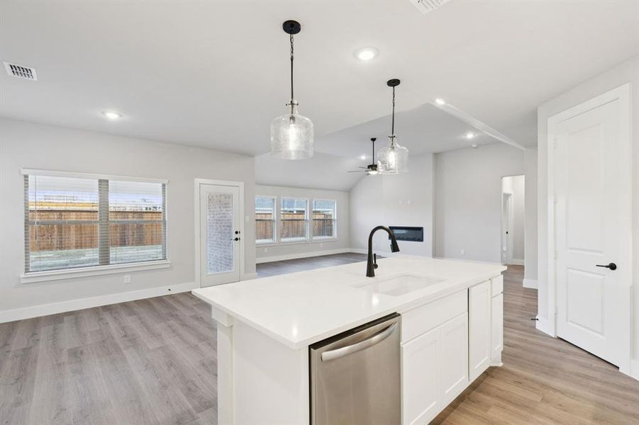 Furnished interior view inside a new home in Dove Hollow, Waxahachie (Image 5).