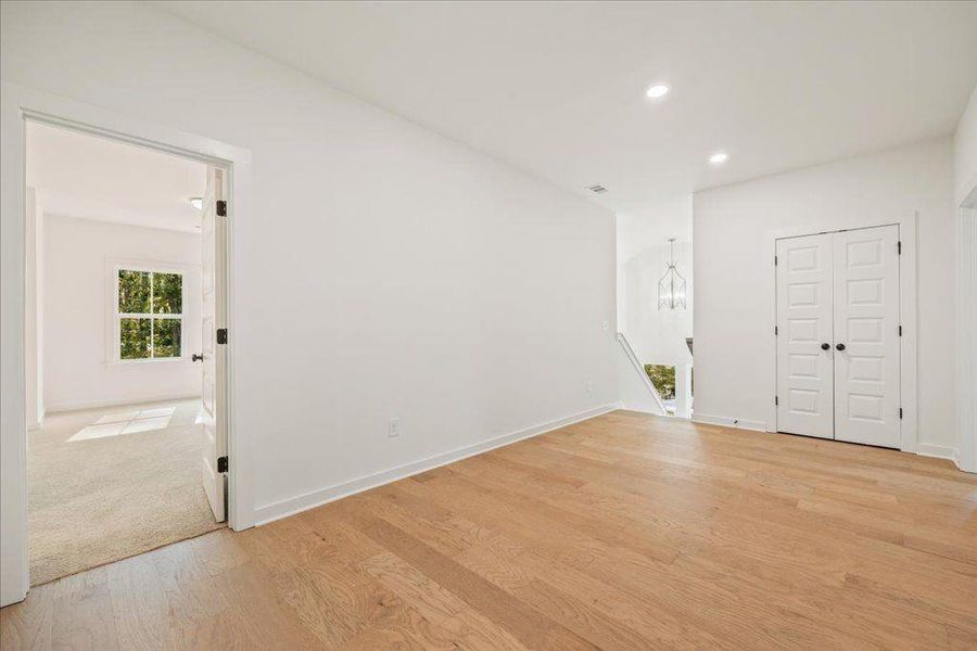 Spacious, unfurnished interior of a new home in , Gainesville (Image 38).