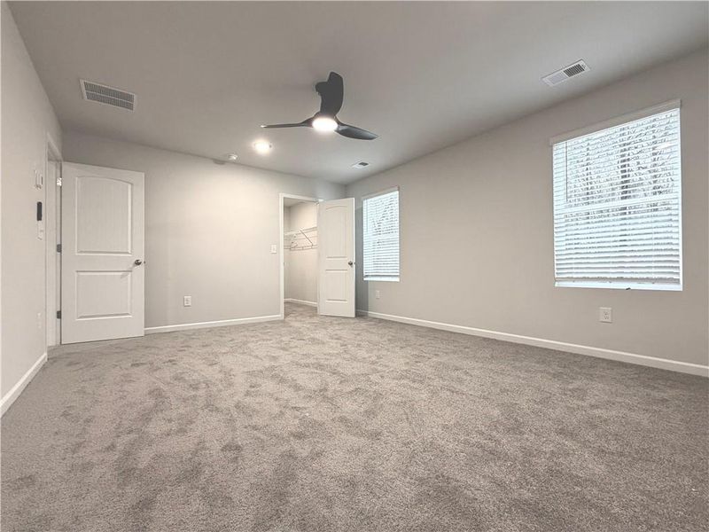 Spacious, unfurnished interior of a new home in River Walk Farm, Covington (Image 9).
