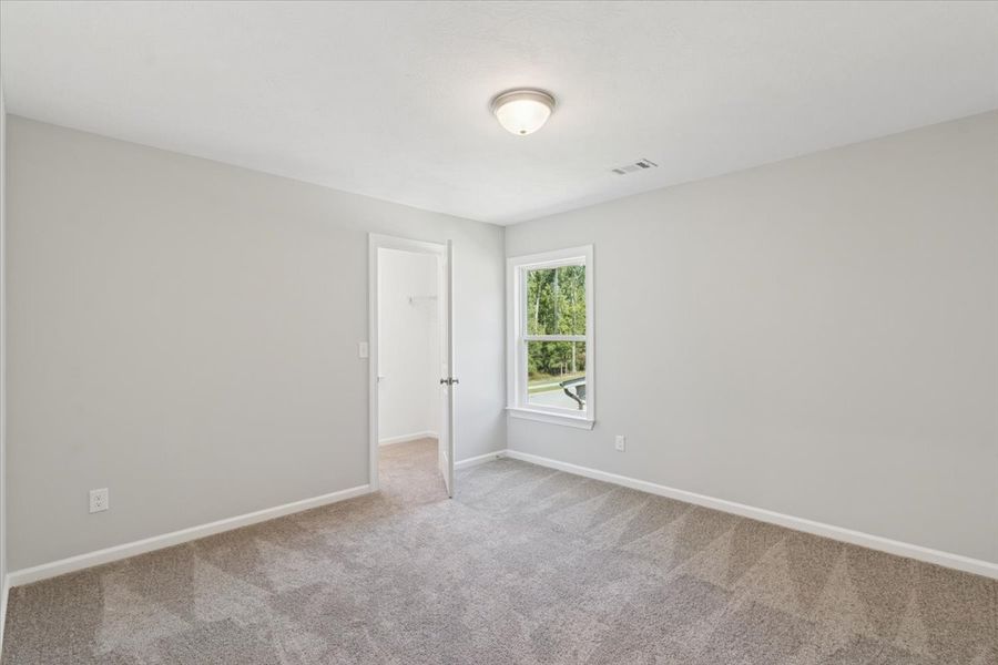 Spacious, unfurnished interior of a new home in Crawford Creek, Grovetown (Image 24).