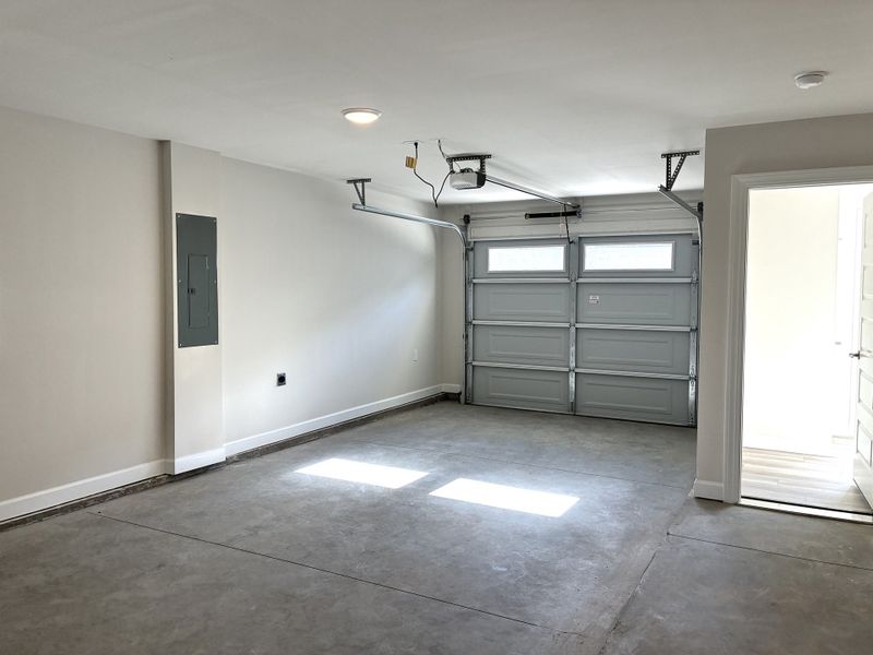 Spacious, unfurnished interior of a new home in Holly View, Greenville (Image 21).