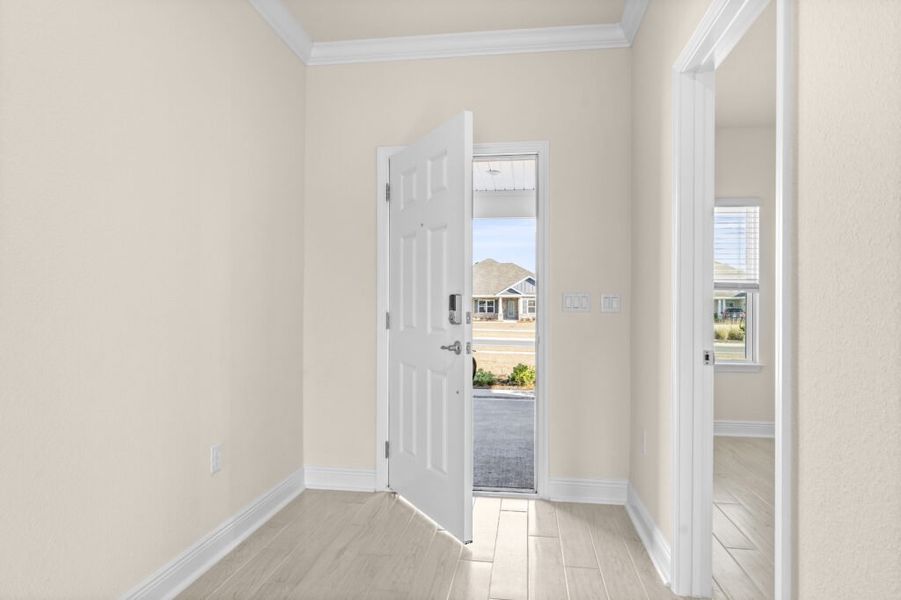 Spacious, unfurnished interior of a new home in Lake Merial, Panama City (Image 17).