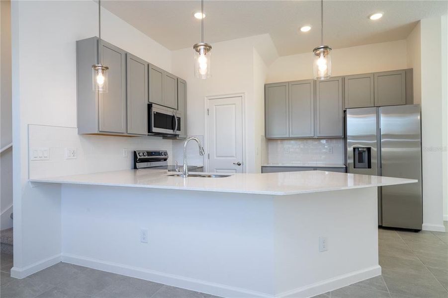 Furnished interior view inside a new home in , Orlando (Image 8).