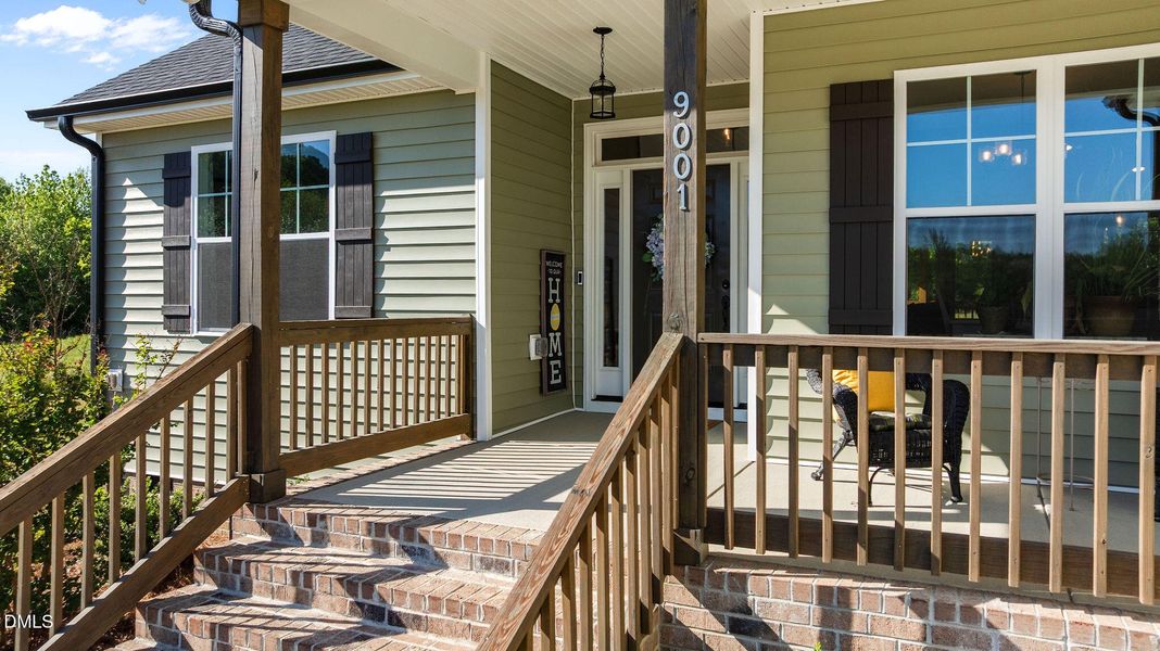 32-Covered Front Porch Alt